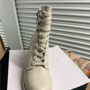 Women's Cream Lace-Up Boots